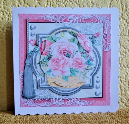 Pyramid mini kit for many occasions by Lynn Butters