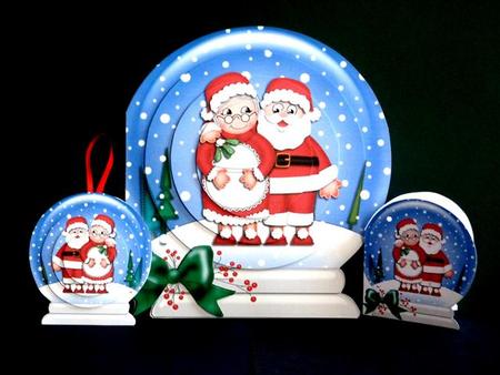 3D Xmas Mr N Mrs Claus Snowglobe Circle Pyramage Card Kit by Lynn Butters