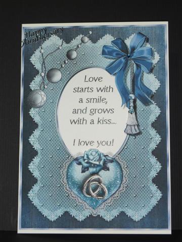 Smile & Kiss Topper 2 by Lynn Butters