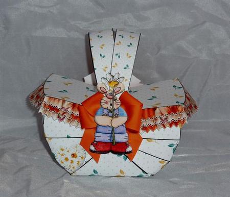 Daisy Picnic Basket Treat Holder by Lynn Butters