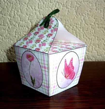 Pink Poppy Favour Box by Lynn Butters