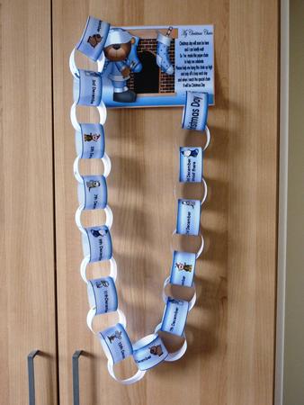 Beary Happy Advent Calender Chain by Lynn Butters