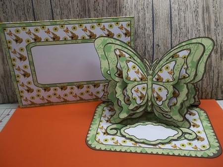 Butterfly easel Foxes by Crafty Lynn