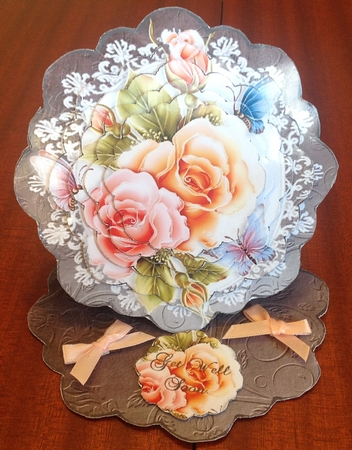 Moonbeam Roses - Flower Scallop Pyramid Easel Kit by Margaret Hanning
