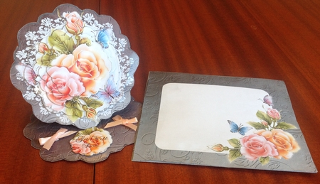 Moonbeam Roses - Flower Scallop Pyramid Easel Kit by Margaret Hanning