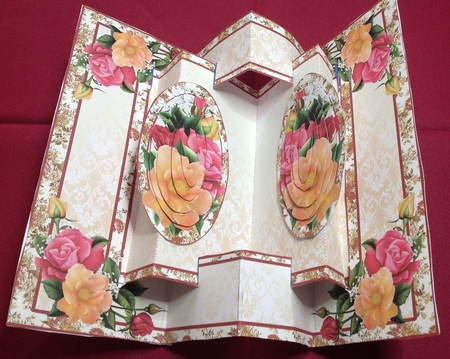 3D Concertina Pop-out - Bouquet of Roses by Margaret Hanning
