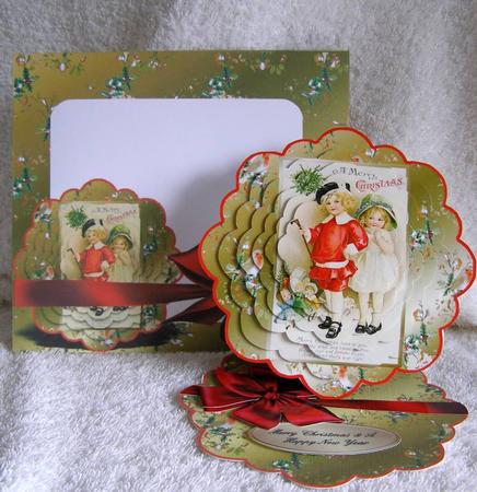 Scallop Flower Easel Kit - Vintage Christmas by Margaret McCartney