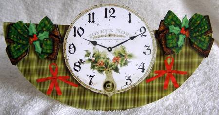 Wobble Christmas Vintage Clock by Margaret McCartney