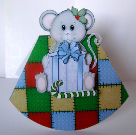 Christmas Mouse Wobble Card by Margaret McCartney