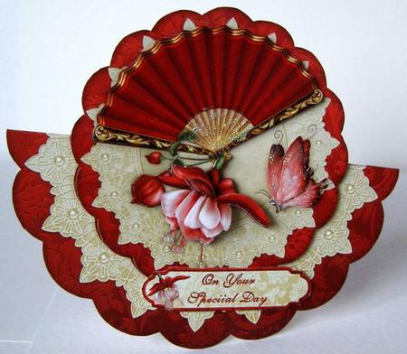 Fuschia Fanfare Wobble Card by Margaret McCartney