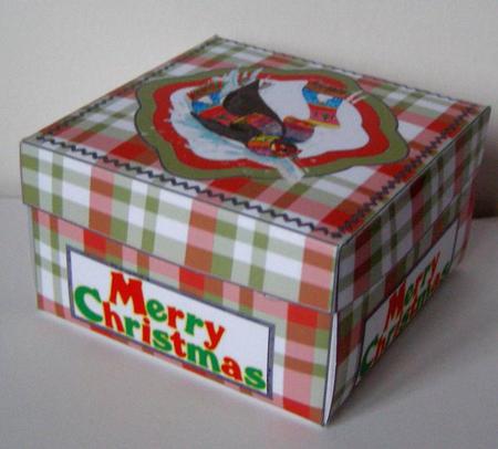 Tartan Christmas Gift Box 4 by Margaret McCartney