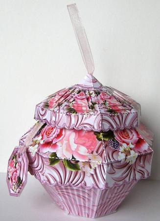 Truly Scrumptious Gift Box English Roses by Margaret McCartney