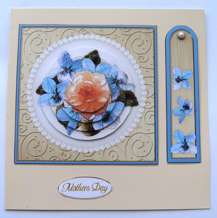 Flowers & Pearls Quick Card with Circle Pyramage by Margaret Scott