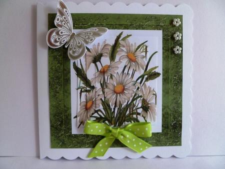 Beautiful Vintage Daisies Pyramid Topper by Maz Kfk