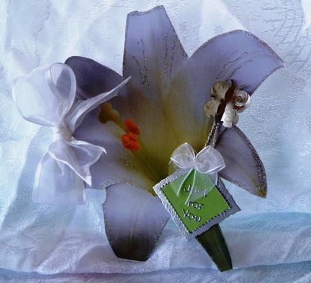 Beautiful Lily Shaped Card by Maz Kfk