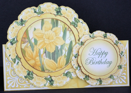 Happy Daffodils Double Lace Doily Mini Kit by Marion Kimberley-Scott