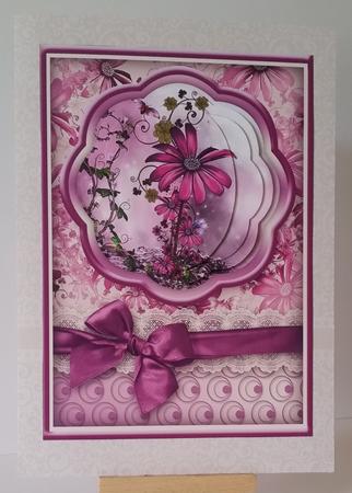Daisy Delight Petal Pyramid Card by Mary Brunton