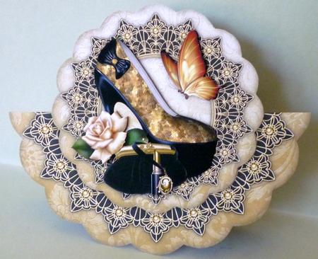 Golden Girls Scalloped Wobble Card by Michelle Chivers