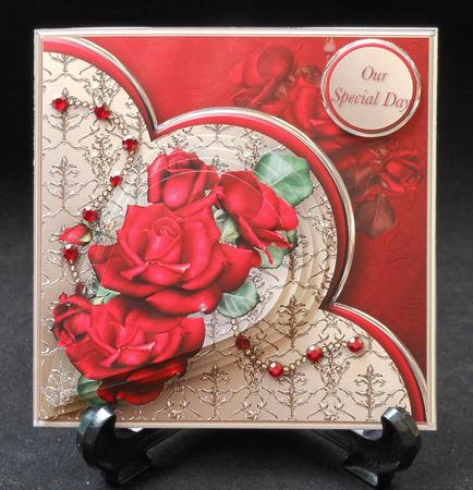 Red Roses Teardrop Pyramid Card Mini Kit by Michelle Chivers
