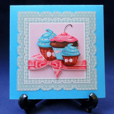 Cupcakes in Scallop Frame by Michelle Chivers