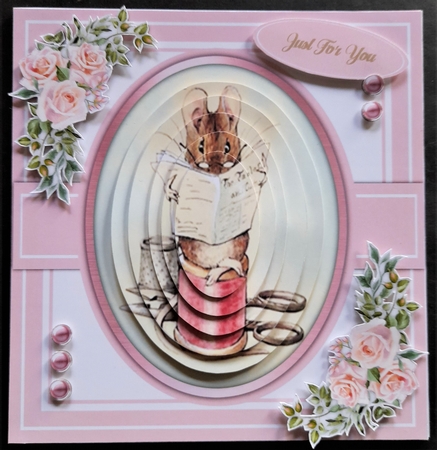 8x8 Mini Kit, Gorgeous Sewing Mouse ( Pyramid ) by Michelle Young