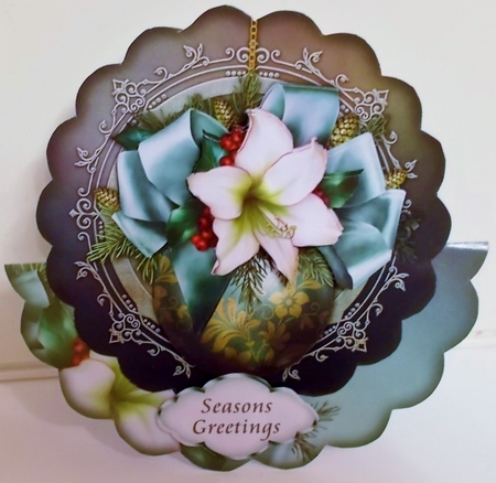 Christmas Dazzle Scallop Wobble Card Mini-Kit by Pam Stubley