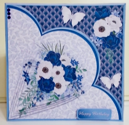 Blue and White Flowers - Teardrop Pyramid Card Mini Kit by Pam Stubley