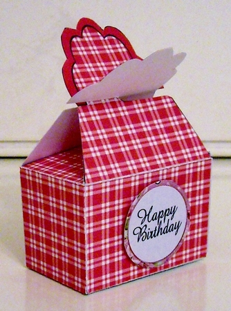 Tartan Gift Box with Scallop Top(red) by Pam Stubley