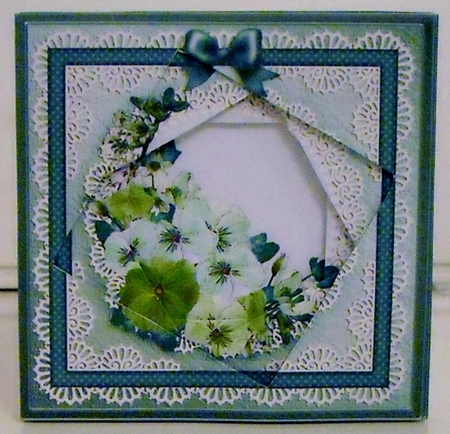 Spring Flowers Twisted Tunnel Topper by Pam Stubley
