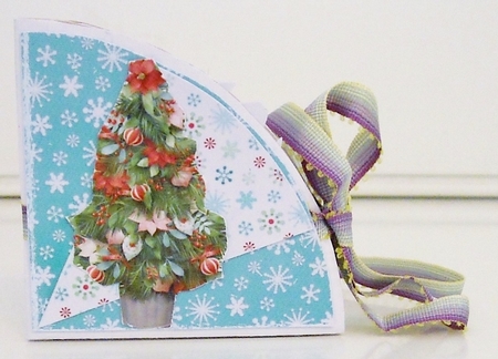 Circle Folding Christmas Card with Instructions by Pam Stubley
