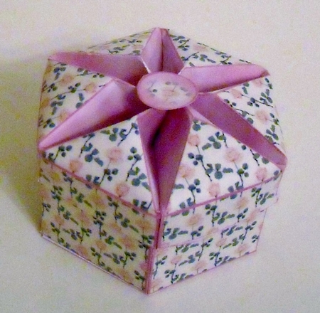 Fancy top box  Pink Roses by Pam Stubley