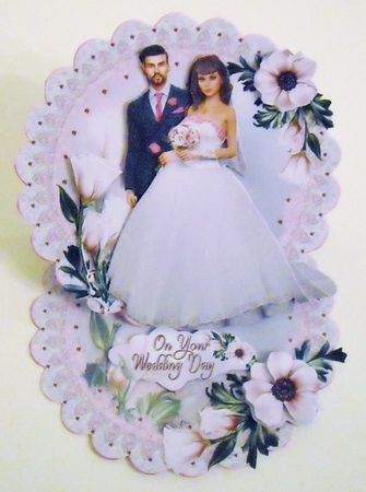 Delicate Flower Wedding Scalloped Round Easel Card  Mini Kit by Pam Stubley