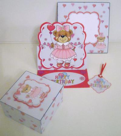Scalloped Easel Card - Bear with Heart by Pam Stubley