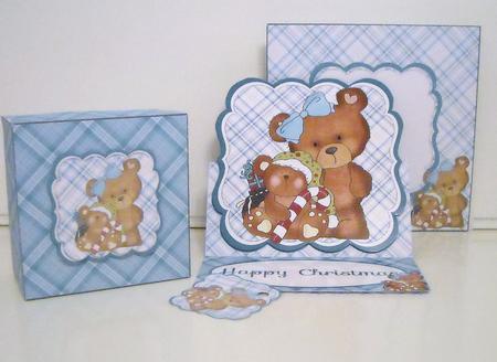 Scalloped Easel Card - Bear Christmas (spanish & English) by Pam Stubley