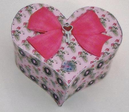 Heart Shaped Box - Dark Pink Bow by Pam Stubley