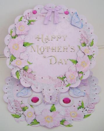 Mothers Day Scalloped Round Easel Card by Pam Stubley