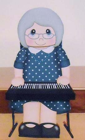 3D on the Shelf Card Kit - Keyboard Player Old Lady Isla by Pam Stubley
