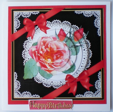 Rose and Lace Circle Pyramage Topper by Pamela Horton