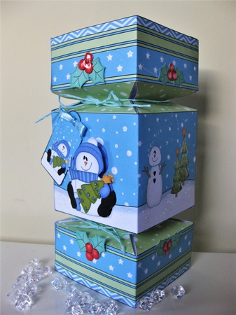 3D Large Christmas Cracker Box Mini Kit -  Snowman Rio has an Xmas Tree by Pat Mottram
