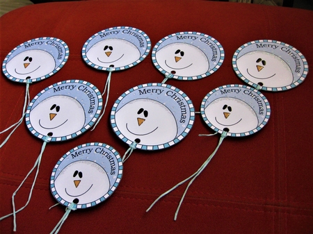 Xmas Snowman Round Christmas Gift Tags by Pat Mottram