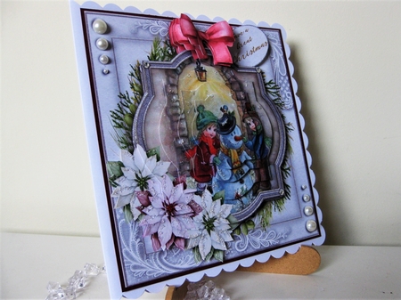 Christmas Pyramage mini kit 32 by Pat Mottram