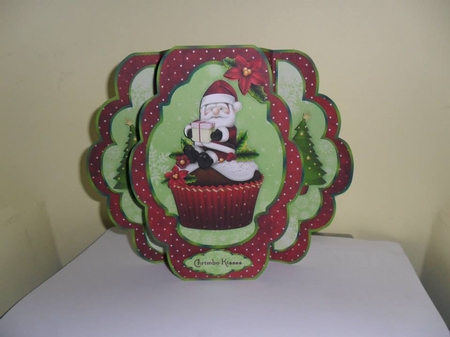 Cupcake Christmas - Easy Scallop Pop-out Card Mini-kit by Nicola Busuttil
