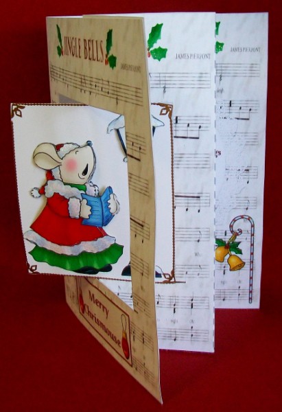 Mouse Sings Carols by Rae Trees