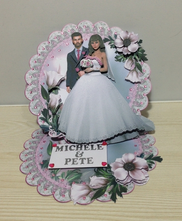 Delicate Flower Wedding Scalloped Round Easel Card  Mini Kit by Roseanna Miles