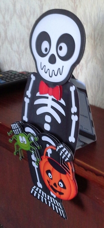 3D on the Shelf Card Kit - Little Halloween Skeleton Yorik by S. Corbey