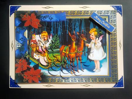 Packing the Sleigh Flower Shape Pyramage Card by Selina Dittmann