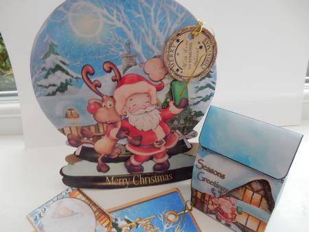 Mini Kit- 3D Snowglobe Scene - Santa Selfie by Sheila Pickering