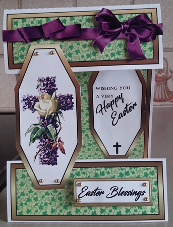 Open front Easter cross by Shirley Taylor