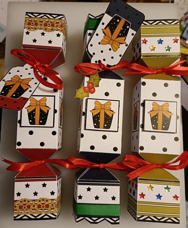 3D Christmas Cracker Boxes Christmas Present by Shirley Taylor