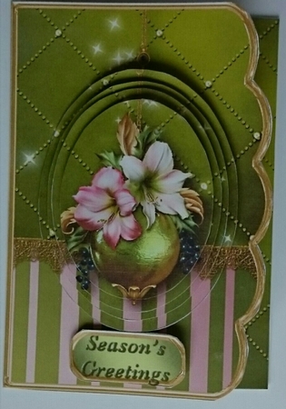 Flower Bauble - Scallop Edged Card MIni Kit by Sue Soules